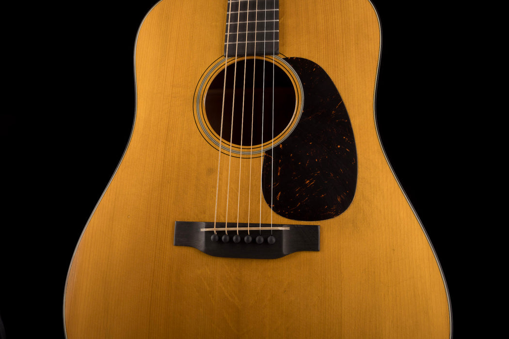 Martin D-18 Authentic 1937 Aged Natural with Case