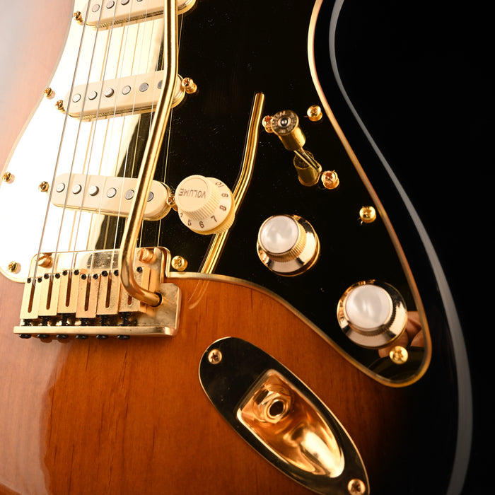 Pre Owned 04 Fender 50th Anniversary American Deluxe Strat Modified With OHSC