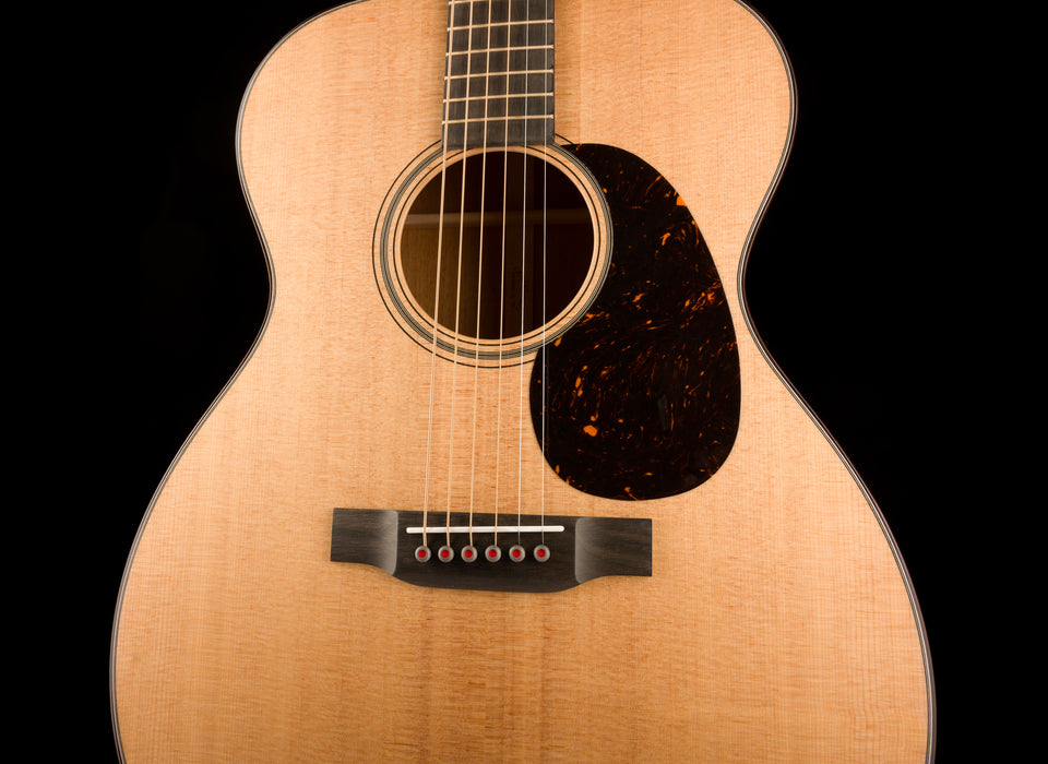 Martin 000-18 Modern Deluxe Acoustic Guitar With Case