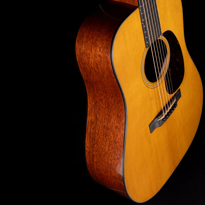 Martin D-18 Authentic 1937 Aged Natural with Case