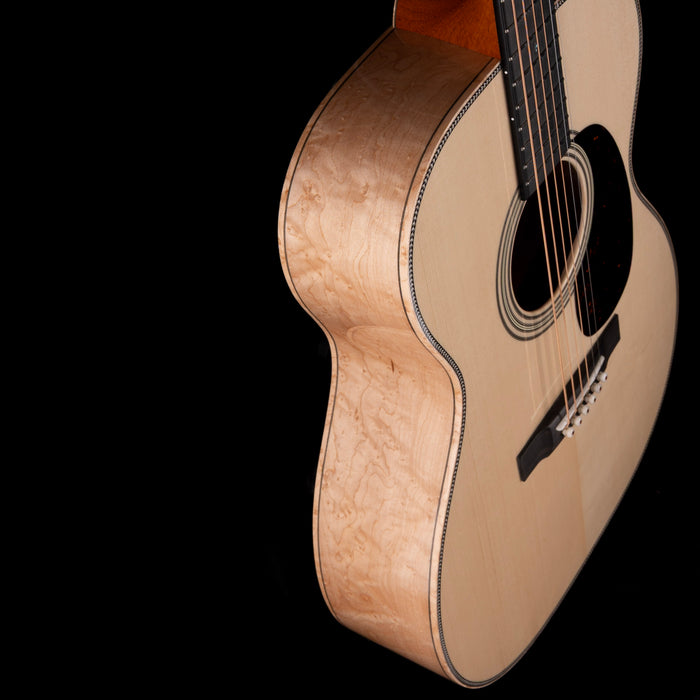 Martin Custom Shop 000-28 Birdseye Maple With Case
