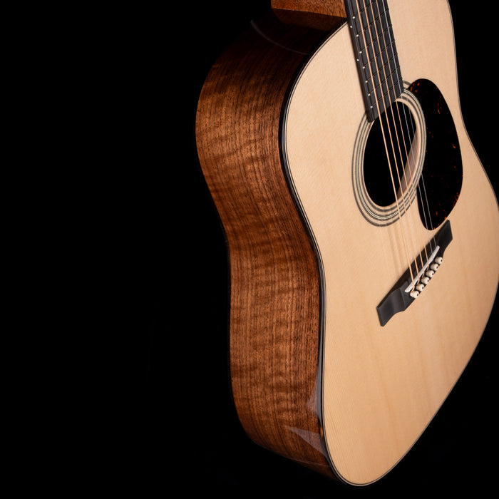 Martin Custom Shop D-28 Figured Black Walnut With Case