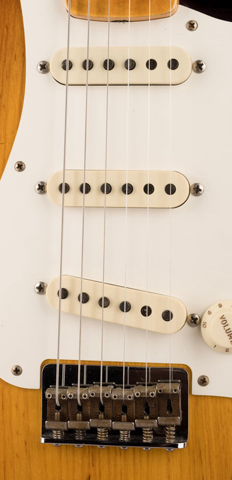 Fender Custom Shop 1957 Stratocaster Hardtail Journeyman Relic 2-Tone Sunburst Electric Guitar With Case