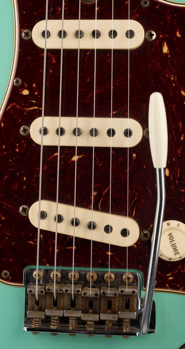 Used Fender Custom Shop 1960 Stratocaster Heavy Relic Faded Aged Foam Green with OHSC