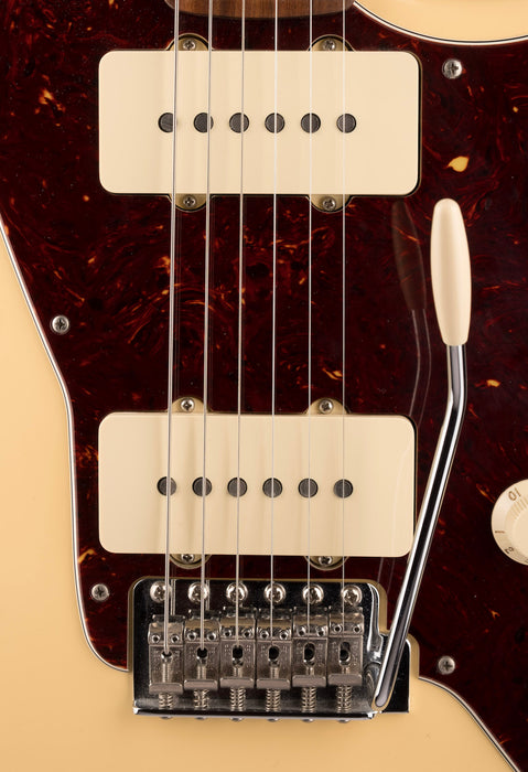 Used Fender American Performer Jazzmaster Vintage White With Gig Bag