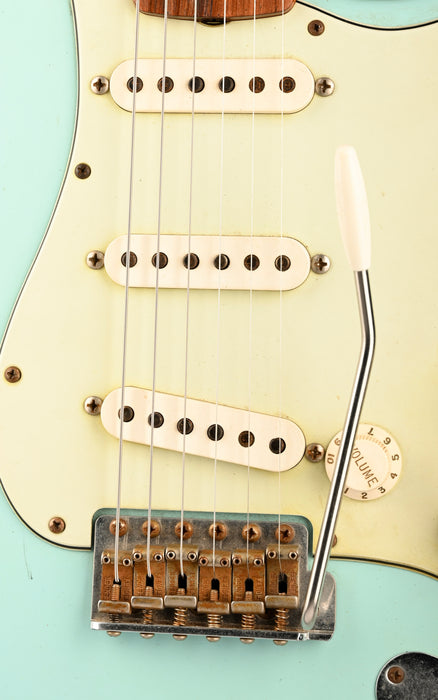 Pre Owned 2008 Fender Custom Shop 1960 Stratocaster Relic Daphne Blue With Case