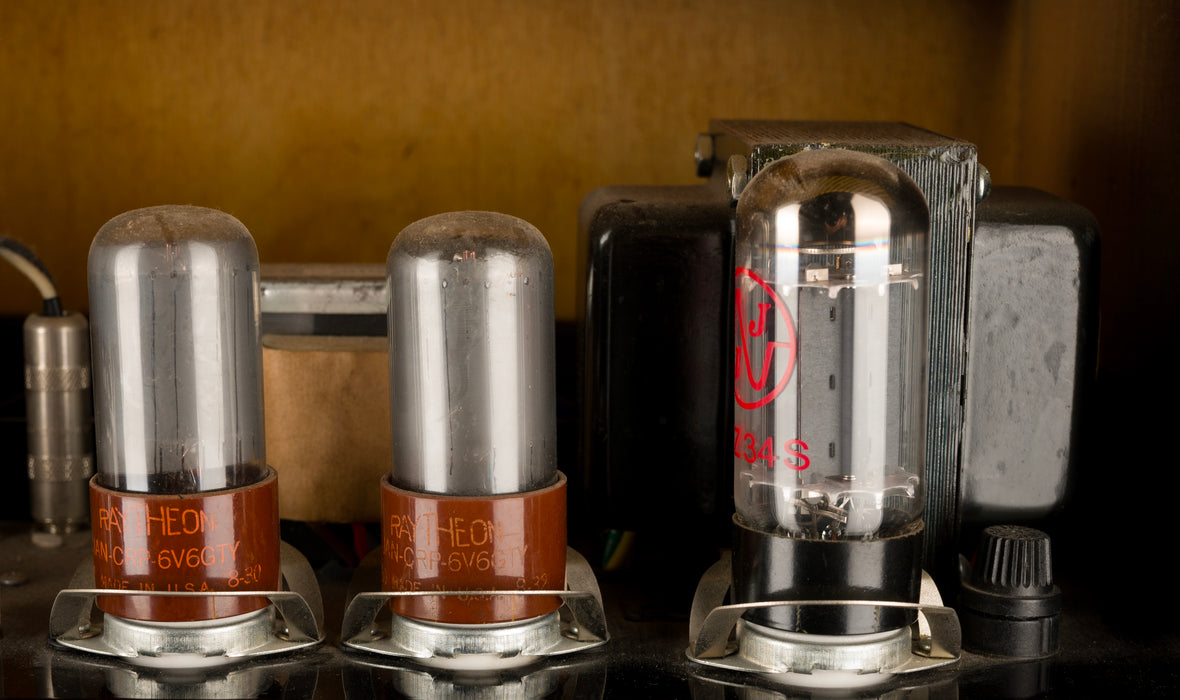 Pre Owned Swart Atomic Space Tone Tweed Black With Footswitch and Cover