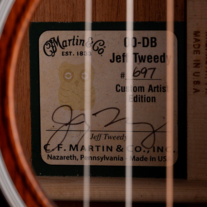Pre Owned Martin 00-DB Jeff Tweedy Acoustic Guitar Sunburst Left-Handed With OHSC