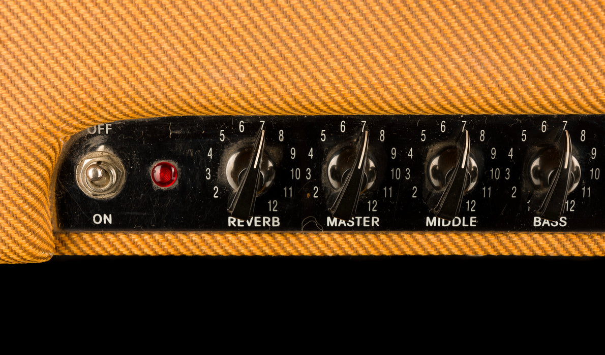 Used Fender Blues Junior Lacquered Tweed Guitar Amp Combo