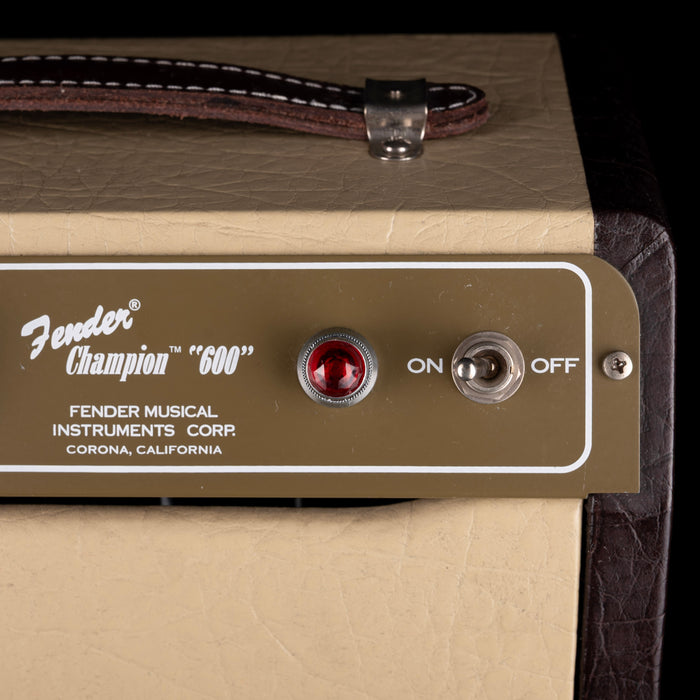 Used Fender Champion 600 5-Watt 1x6" Two-Tone Blonde/Brown Guitar Amp Combo