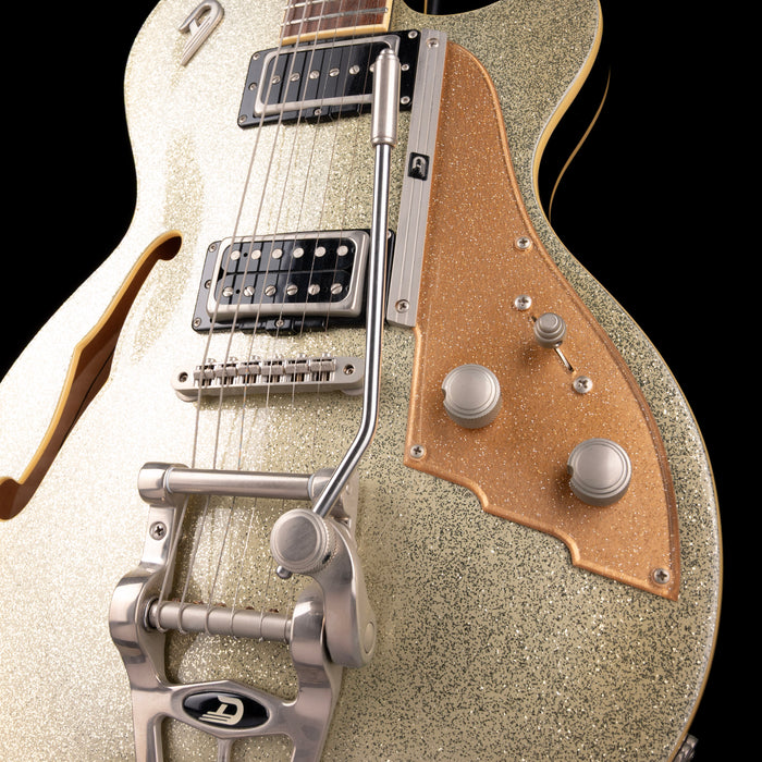Pre-Owned 2012 Duesenberg Starplayer TV Gold Sparkle with OHSC