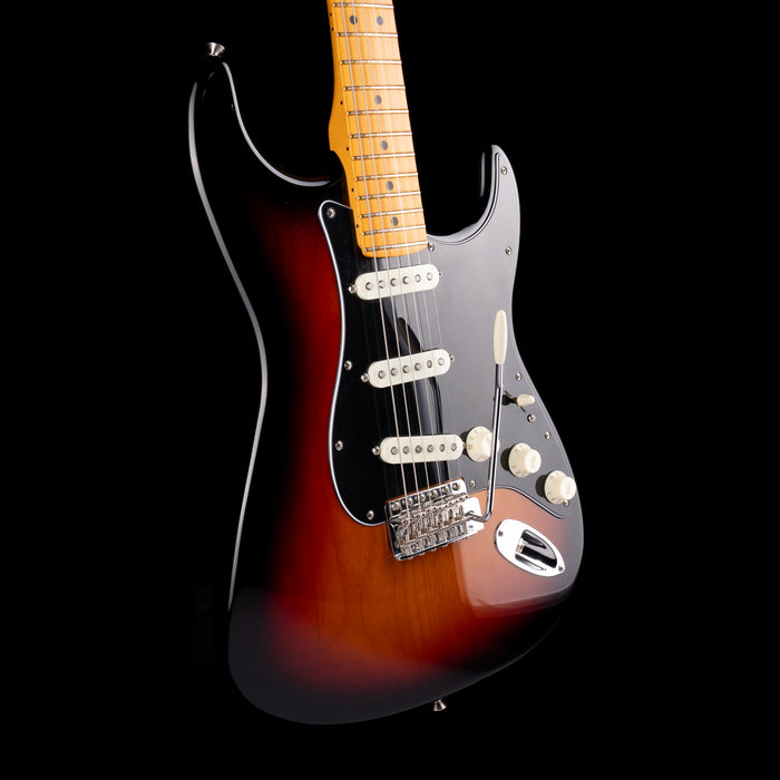 Used Fender American Professional Classic Stratocaster 3-Color Sunburst With Gig Bag