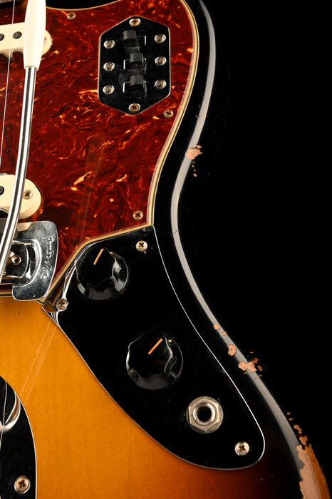 Fender Custom Shop Roasted 1962 Jaguar Journeyman Relic Wide Fade 2-Tone Sunburst With Case
