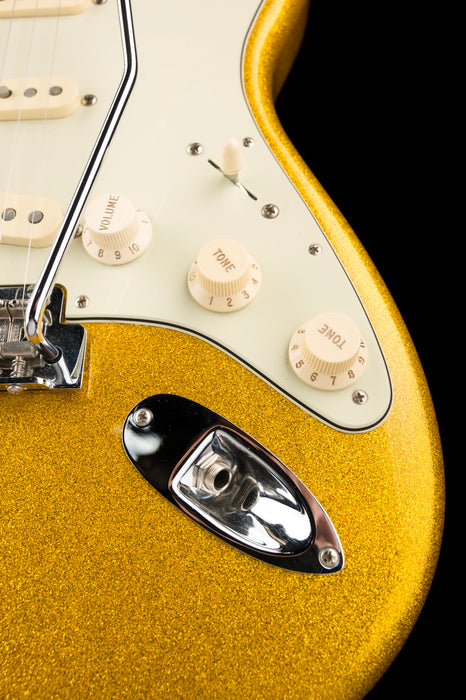 Used Fender Limited Edition Classic Player FSR 60's Stratocaster Vegas Gold with Case