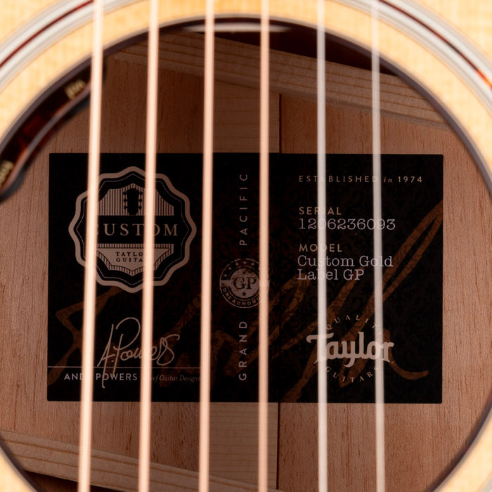 Taylor Truetone Custom Gold Label 817e Mahogany Natural with Case