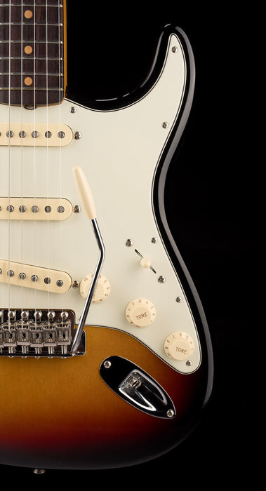 Used Fender American Vintage II 1961 Stratocaster 3-Tone Sunburst with OHSC