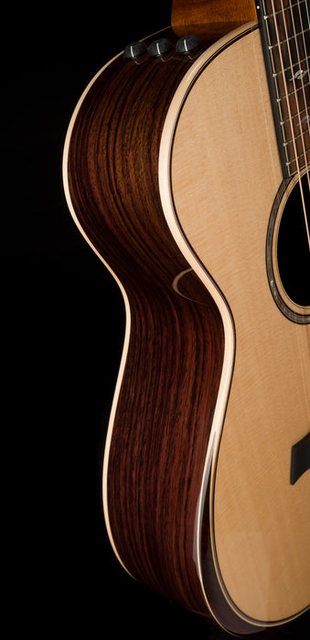 Taylor 812ce 12-Fret Acoustic Electric Guitar With Case