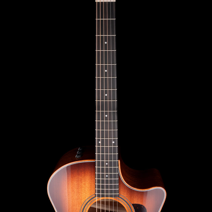 Taylor 324ce Studio Special Edition Shaded EdgeBurst Top With Soft Case
