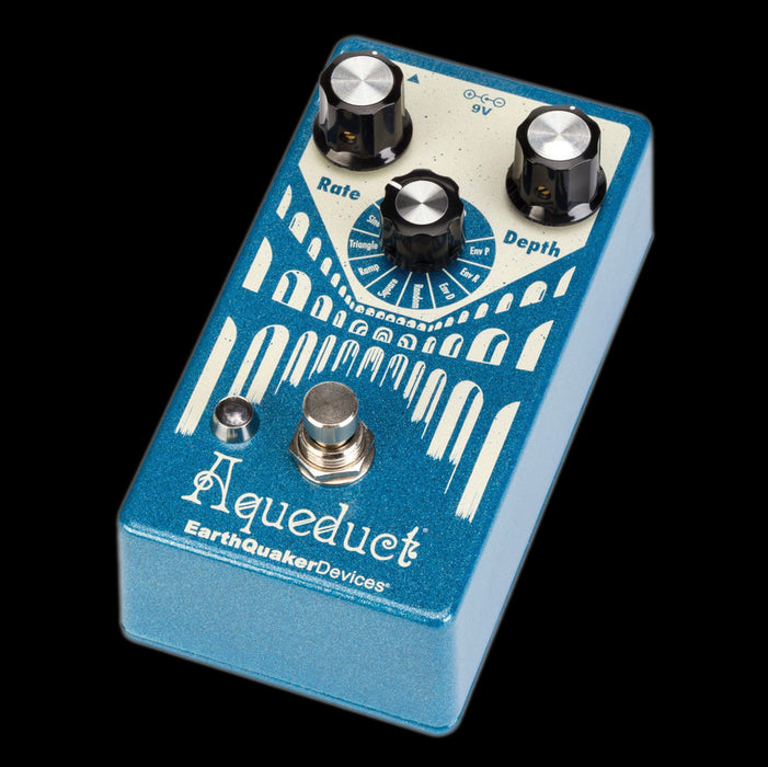EarthQuaker Devices Aqueduct Vibrato Left Angle