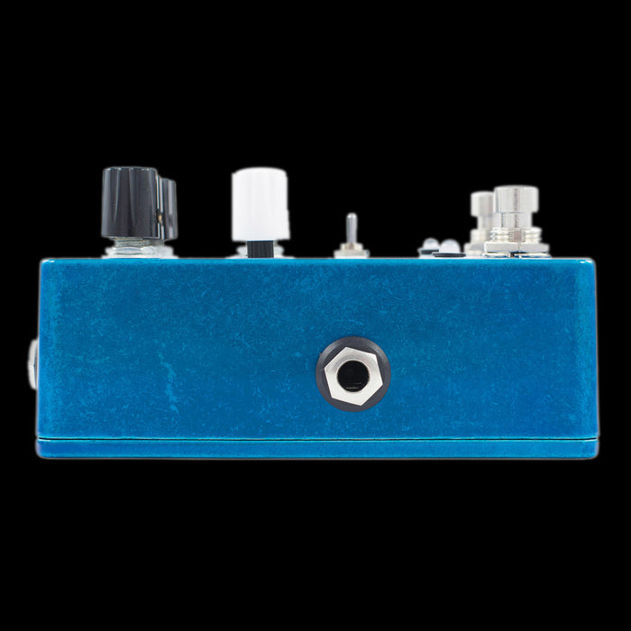 EarthQuaker Devices Avalanche Run V2 Stereo Delay and Reverb Right Side