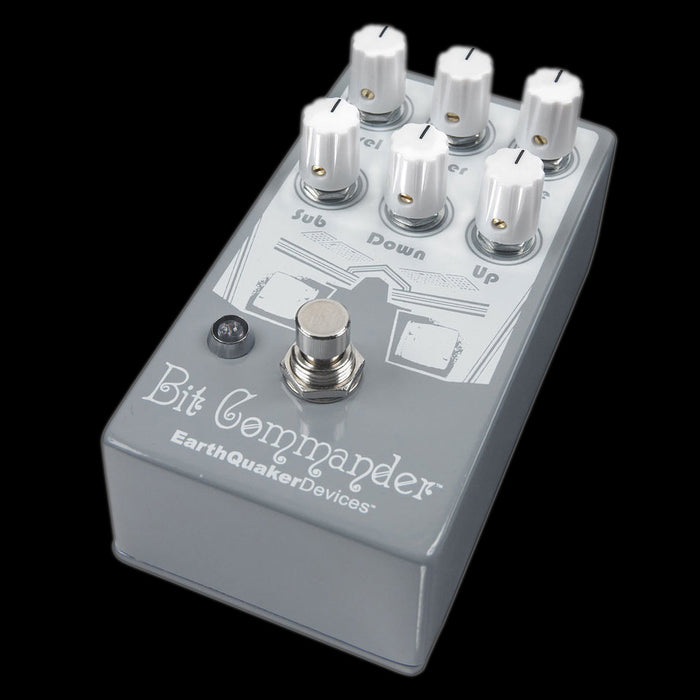 EarthQuaker Devices Bit Commander Octave Synth Left Angle