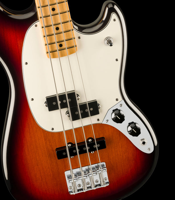 Fender Player II Mustang Bass PJ Maple Fingerboard 3-Color Sunburst Front Body