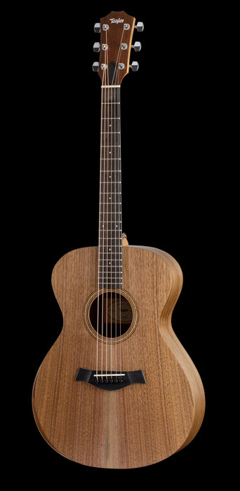 Taylor Academy 22e Acoustic Electric Guitar With Bag