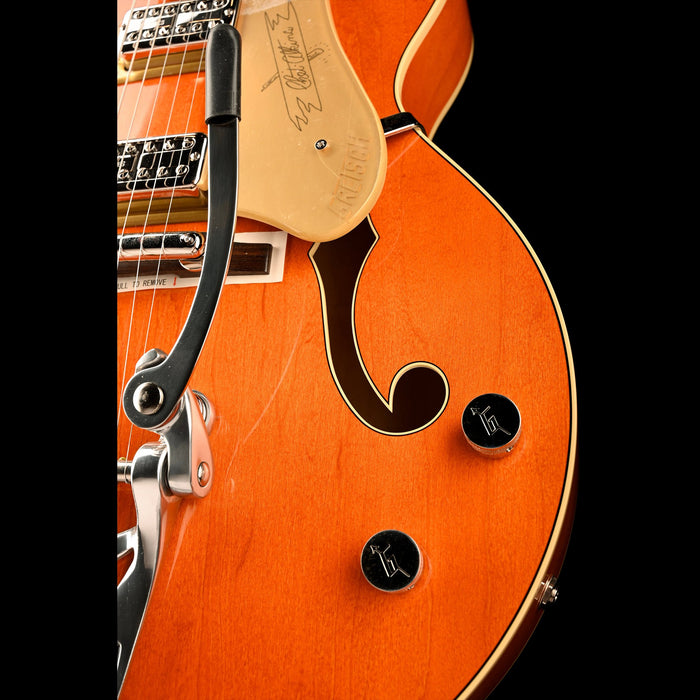 Gretsch G6120T-59 Vintage Select '59 Chet Atkins Hollow Body Lacquer Vintage Orange Stain Closeup Knobs