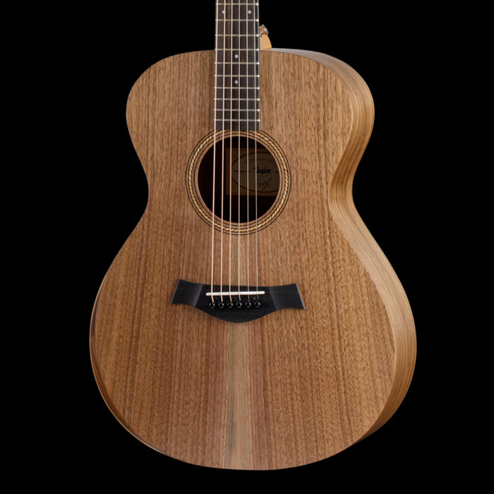 Taylor Academy 22e Acoustic Electric Guitar With Bag