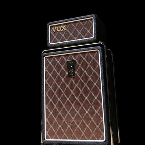 Vox Mini Superbeetle Guitar Amplifier Head and Cabinet - MSB25 Front Angle Up