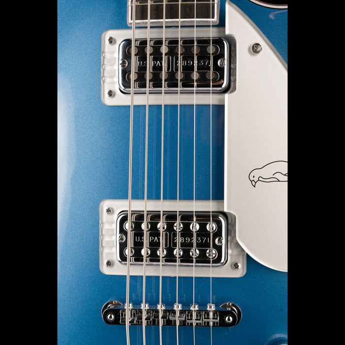 Gretsch Custom Shop Masterbuilt G6134CST Baritone Penguin NOS Lake Placid Blue Closeup Pickup Detail