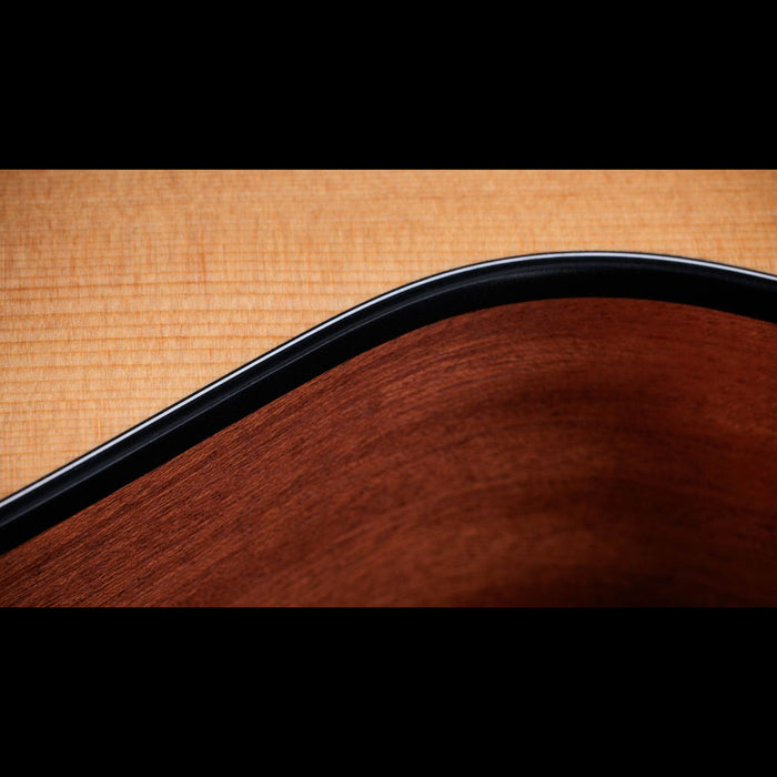 Taylor 112ce-N Nylon Acoustic Electric Guitar Body Contour