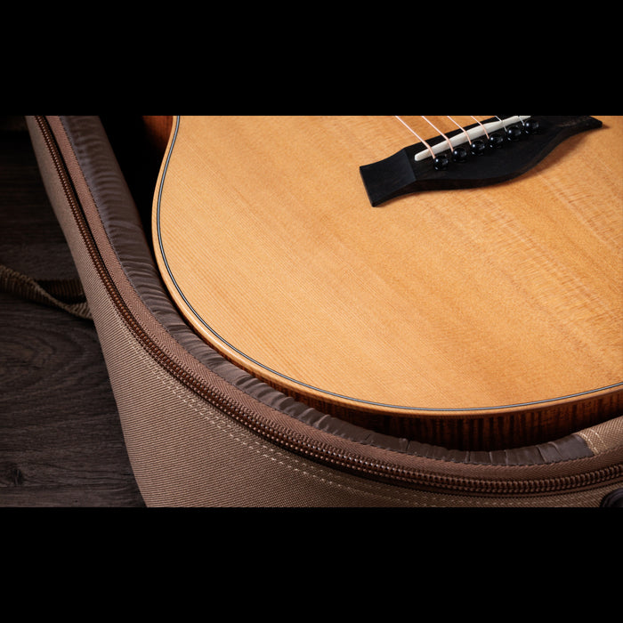 Taylor GS Mini-e LTD Figured Koa Closeup Gig Bag