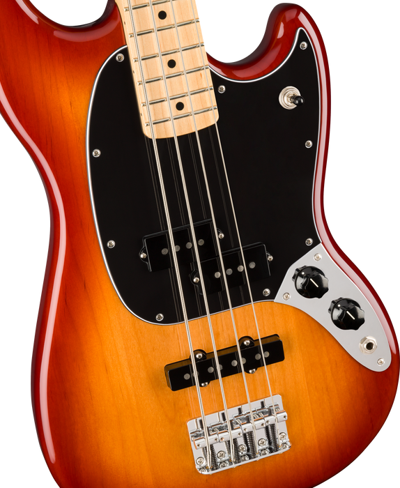 Fender Player Mustang Bass PJ Maple Fingerboard Sienna Sunburst