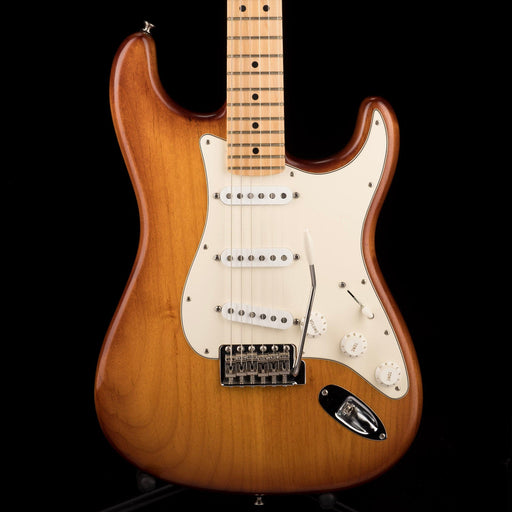 Used Fender FSR American Hand-Stained Nitro Stratocaster Honey Burst with Case