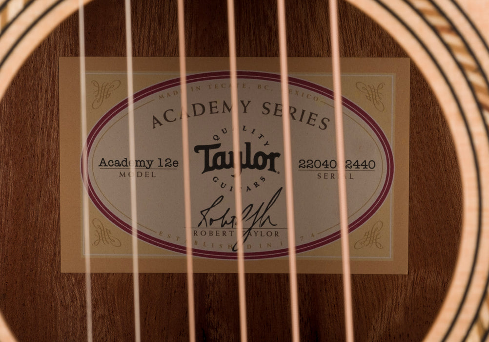 Taylor Academy 12e Left-Handed Acoustic Electric Guitar WIth Gig Bag