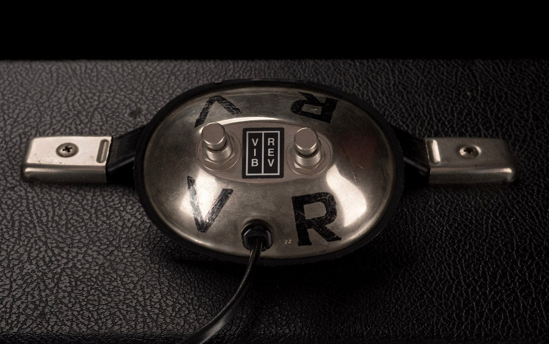 Pre Owned Vintage 1967 Fender Twin Reverb Guitar Amp Combo