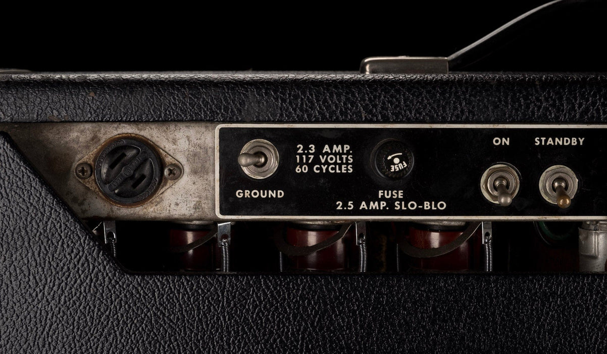 Pre Owned Vintage 1967 Fender Twin Reverb Guitar Amp Combo