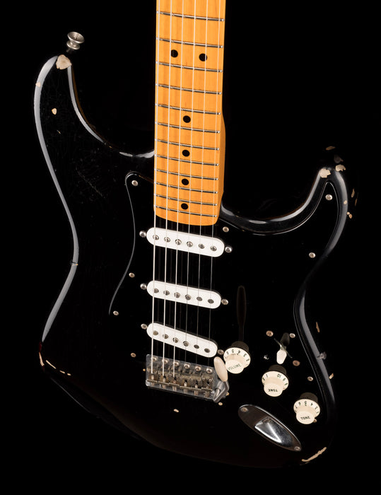 Pre-Owned Fender Custom Shop David Gilmour Stratocaster Relic Black over 3-Tone Sunburst