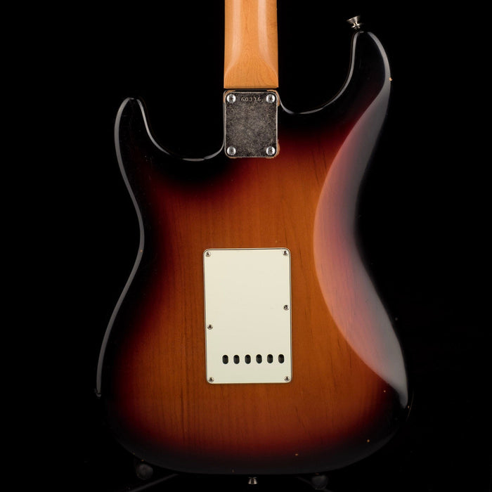 Used Fender American Vintage 1962 Stratocaster 3-Tone Sunburst with OHSC