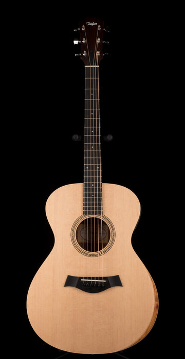 Taylor Academy 12e Left-Handed Acoustic Electric Guitar WIth Gig Bag