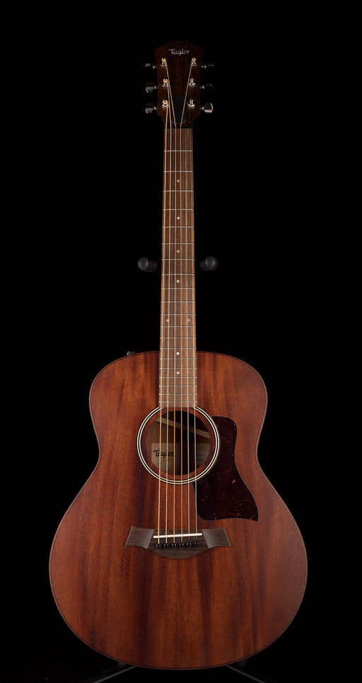 Taylor GTe Mahogany Acoustic-Electric Guitar With Aerocase