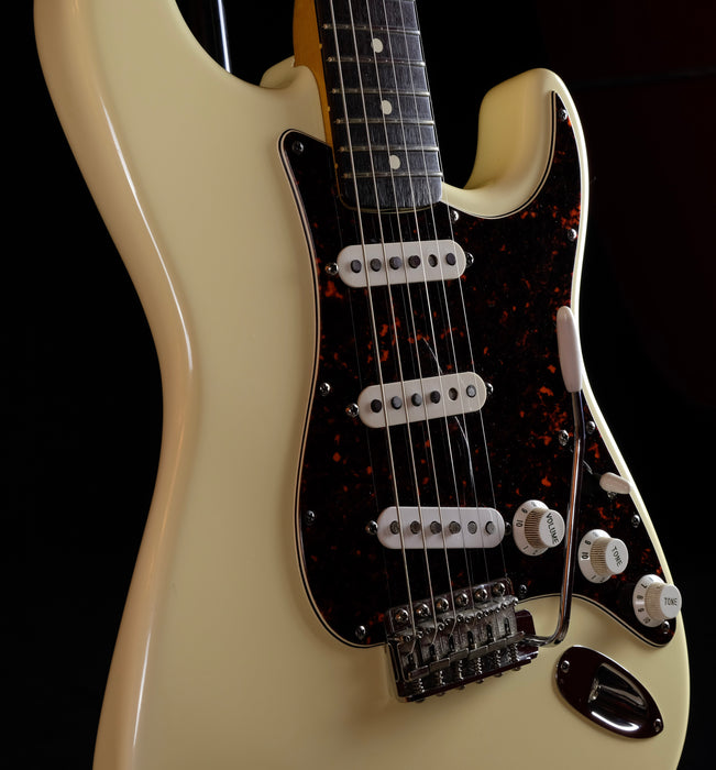 Used 1991 Fender Custom Shop 1969 Reissue Stratocaster Olympic White Electric Guitar With HSC