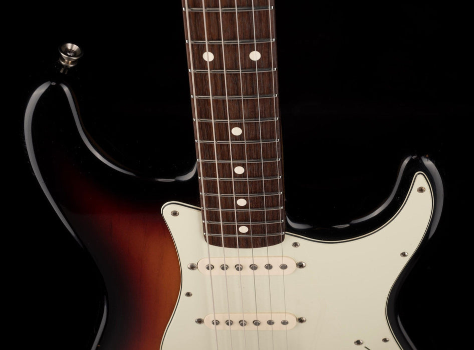 Used Fender American Vintage 1962 Stratocaster 3-Tone Sunburst with OHSC