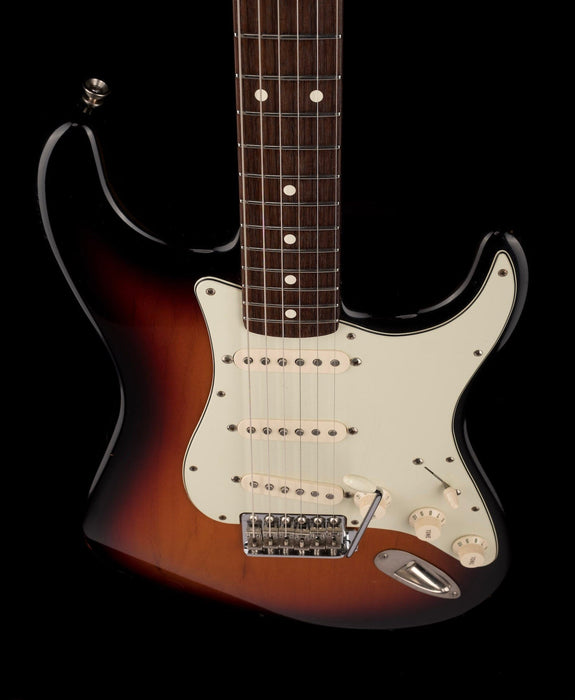 Used Fender American Vintage 1962 Stratocaster 3-Tone Sunburst with OHSC