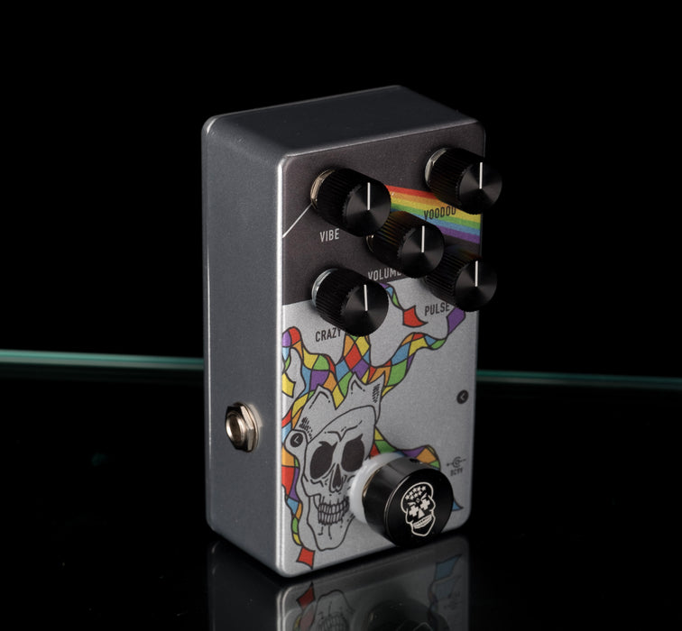 crazy guitar effects pedals Flattley Guitar Effect Pedals Silver Line Crazy Diamond Vibe Guitar Pe — Truetone Music