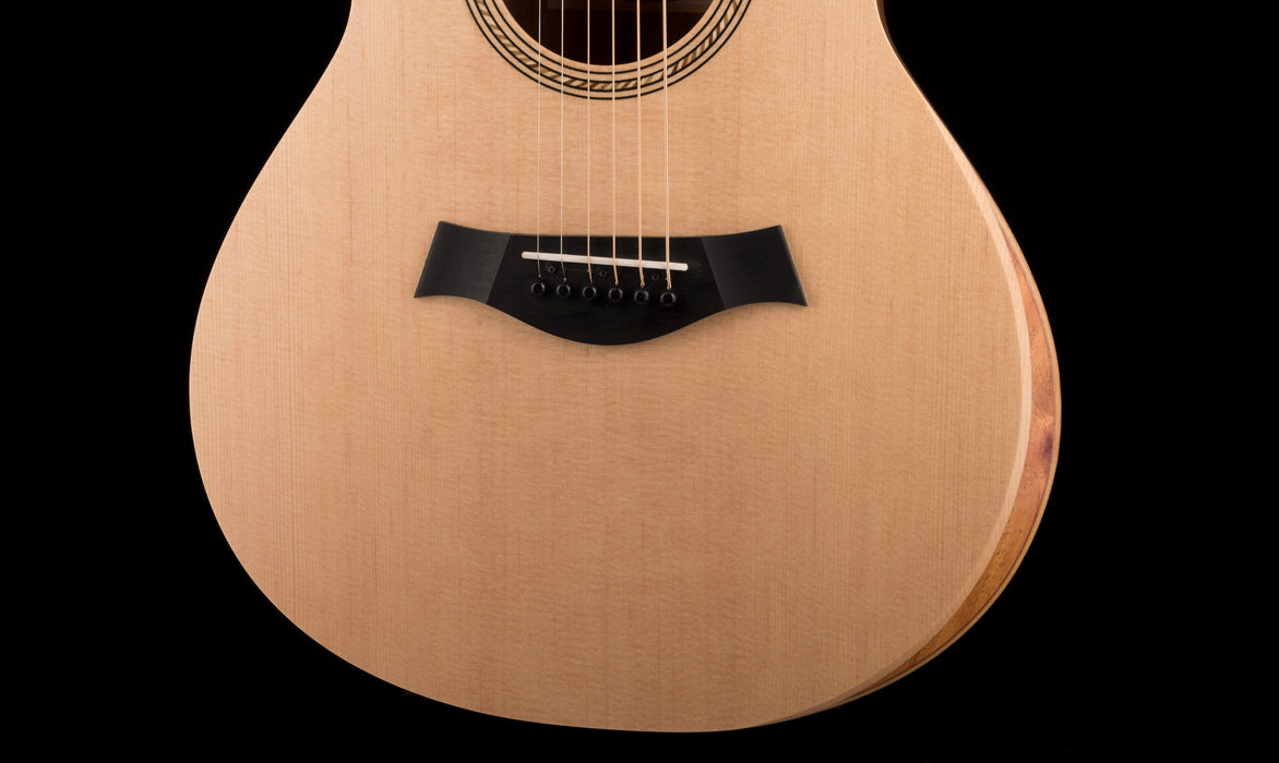 Taylor Academy 12e Left-Handed Acoustic Electric Guitar WIth Gig Bag