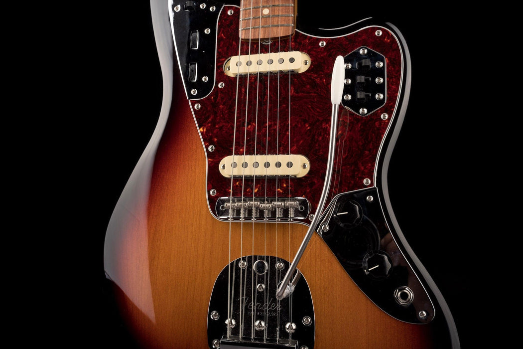 Used Fender Vintera '60s Jaguar 3-Color Sunburst With Gig Bag