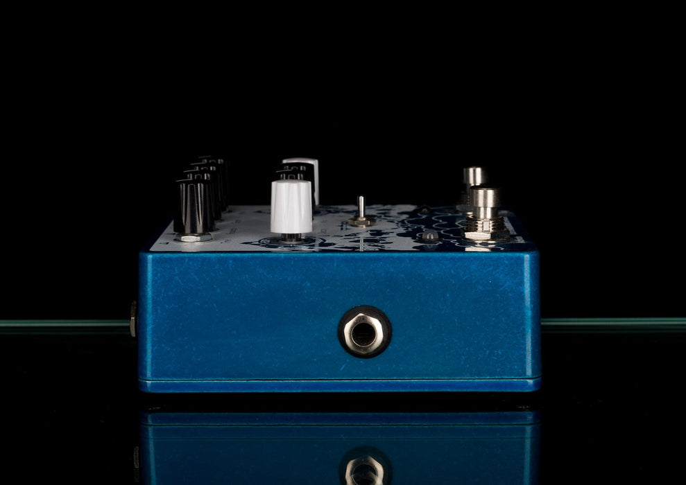 Used EarthQuaker Devices Avalanche Run Reverb/Delay Guitar Effect Pedal With Box