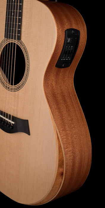 Taylor Academy 12e Left-Handed Acoustic Electric Guitar WIth Gig Bag